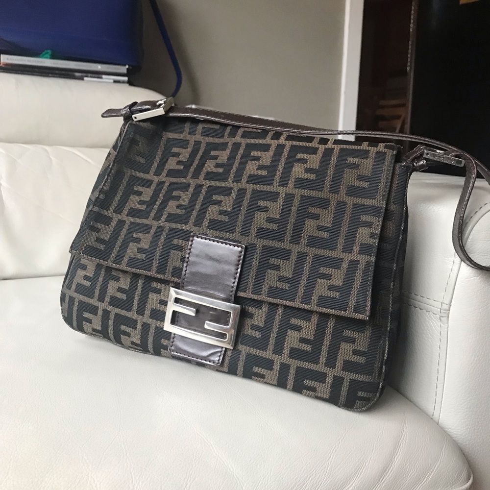 🛑 SOLD 🔴 FENDI zucca bag